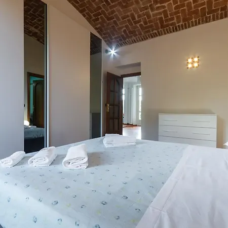 Cenisia & Porta Susa Roomy Flat * Turin