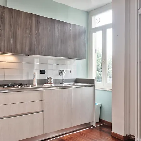 Cenisia & Porta Susa Roomy Flat * Turin
