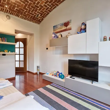 Cenisia & Porta Susa Roomy Flat *