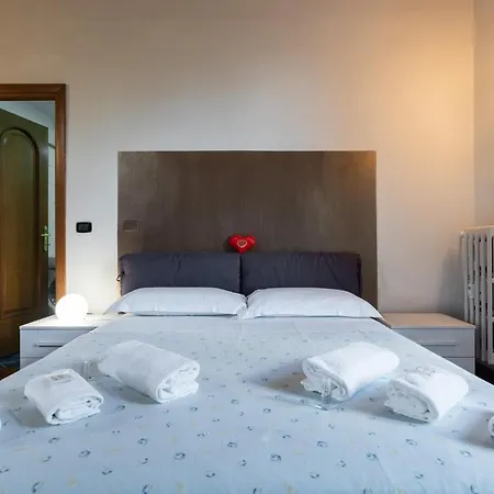 Appartement Cenisia & Porta Susa Roomy Flat *