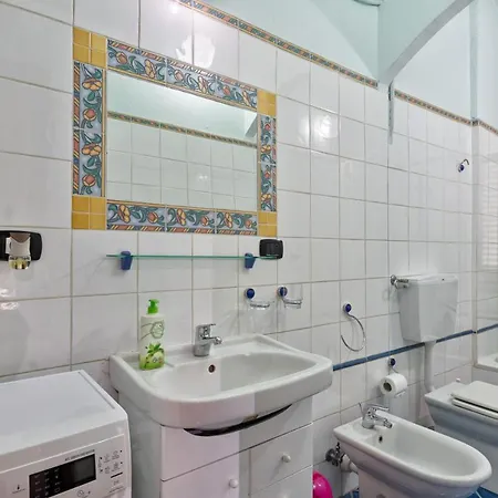 Cenisia & Porta Susa Roomy Flat Appartement