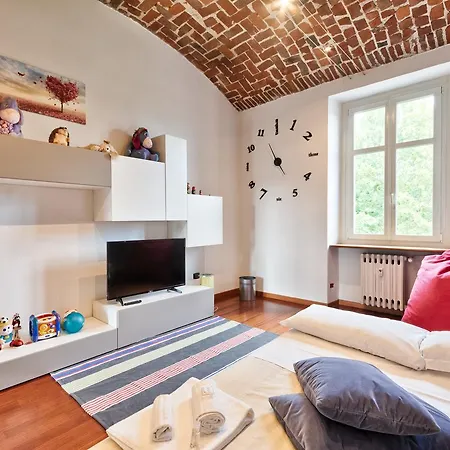 Apartment Cenisia & Porta Susa Roomy Flat Turin